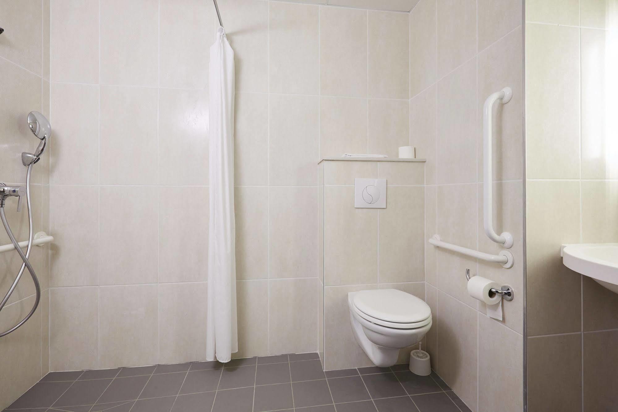 B&B Hotel Nantes Reze St Sebastien แซ็งต์-เซบาสเตียง-ซูร์-ลัวร์ ภายนอก รูปภาพ