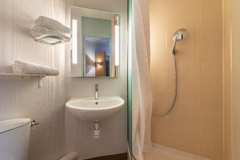 B&B Hotel Nantes Reze St Sebastien แซ็งต์-เซบาสเตียง-ซูร์-ลัวร์ ภายนอก รูปภาพ